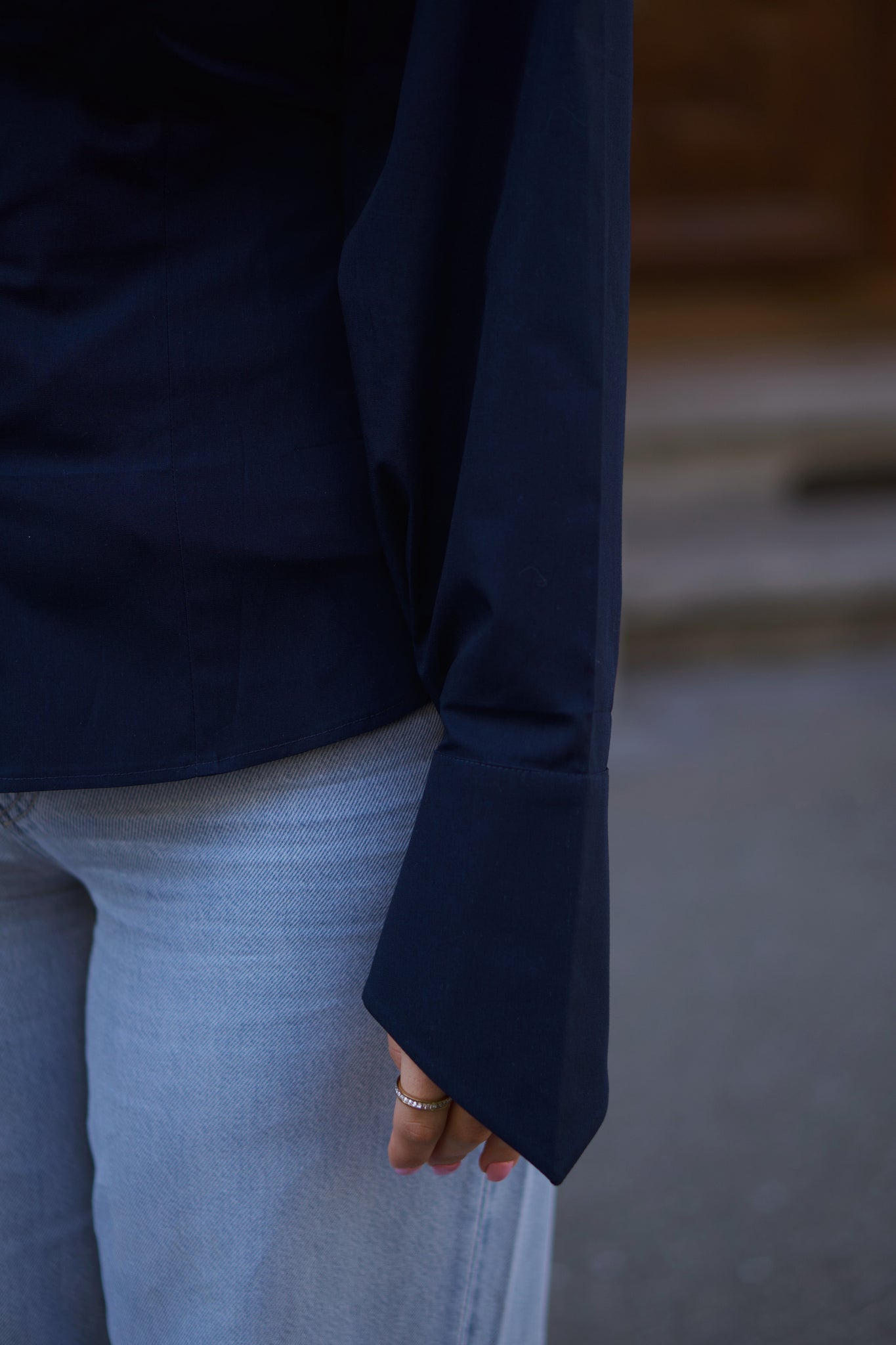 B Fitted Shirt in Navy